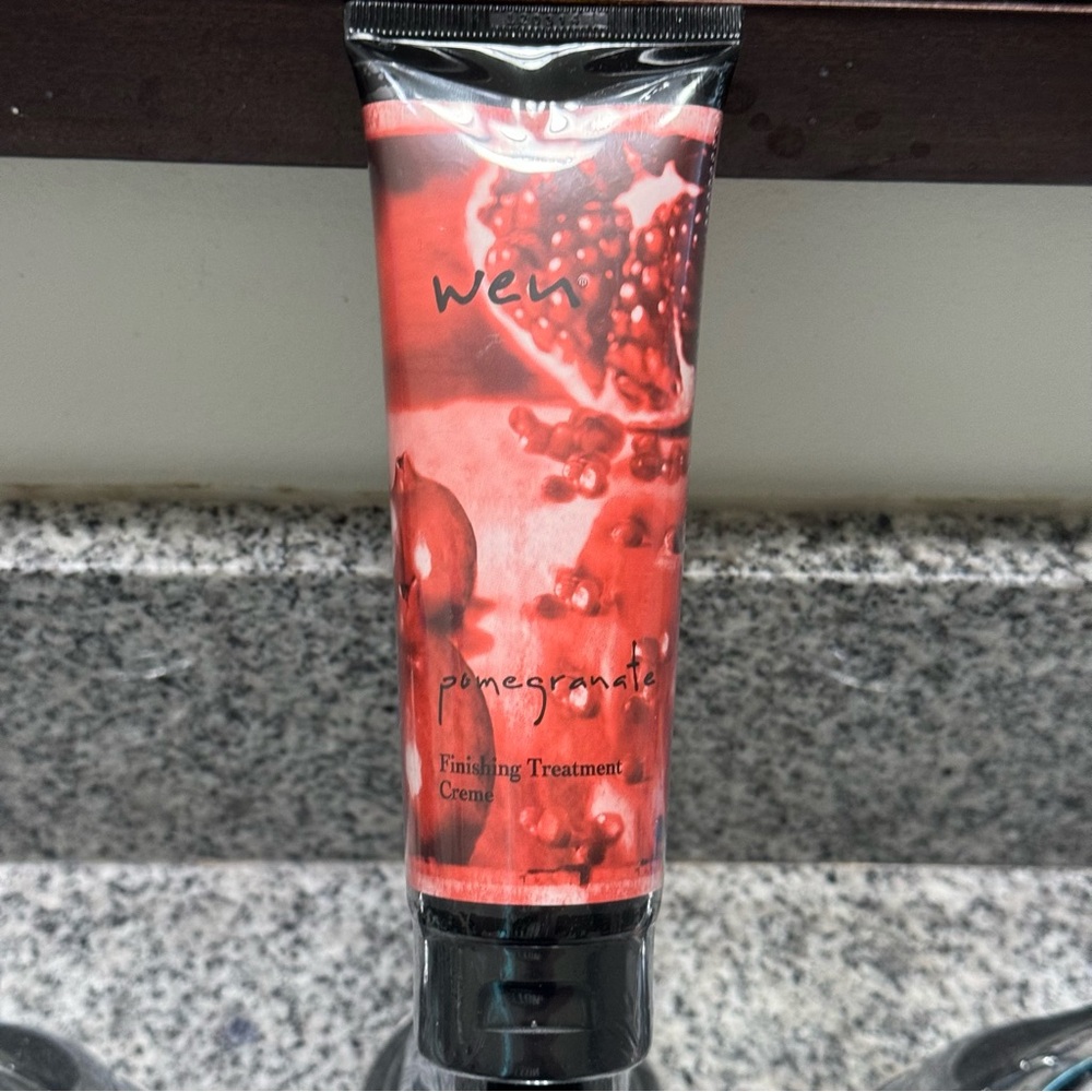 WEN Pomegranate Finishing Creme
